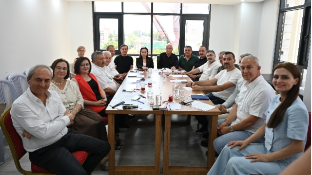 ‘Böcek tutuksuz yargılanmalı’