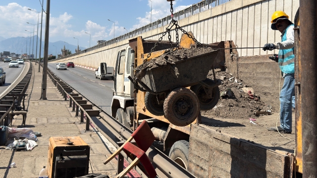 Yağmur suyu hatları temizleniyor