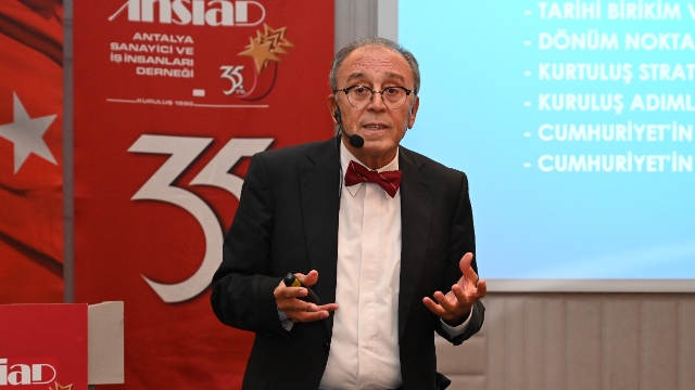 ‘Atatürk olmasaydı Cumhuriyet kurulamazdı’