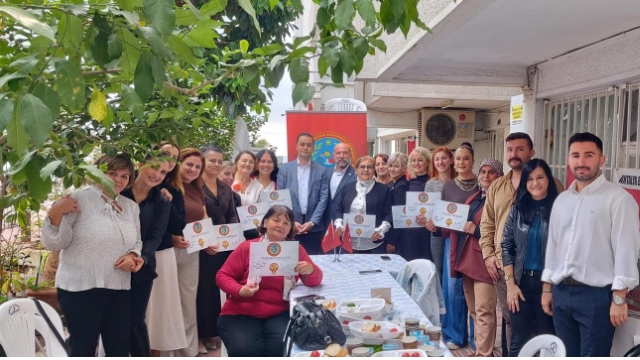 Balkan Derneği'nden Kadın Muhtarlara Destek