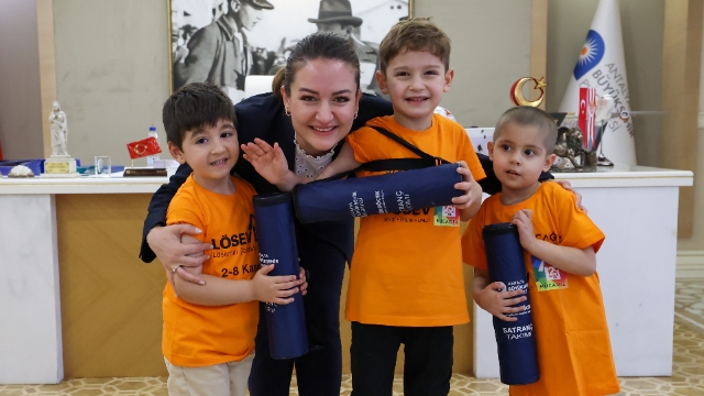 Başkanvekili Özdemir, LÖSEV’li çocuklarla buluştu