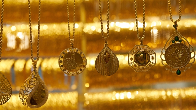 Altın rekor tazeledi