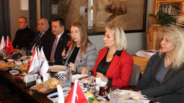 AGİDER üyeleri Antalya basını ile buluştu