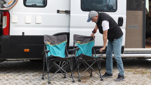 Kimisi keyiften kimisi mecburiyetten