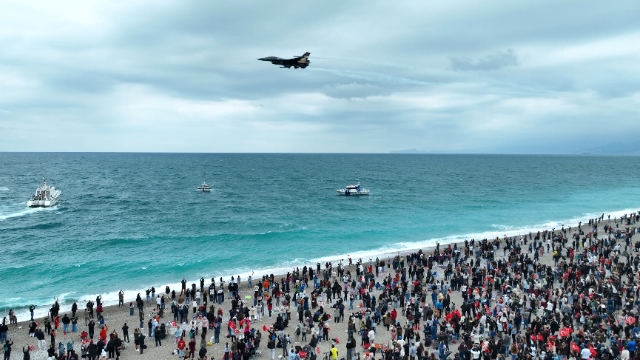Gökyüzünün kartalı Antalya semalarında
