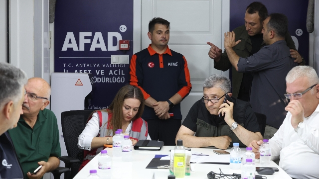 Antalya’da yangın seferberliği