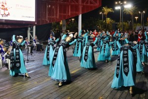 Dansçılar gösterileriyle büyüledi