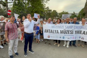 ‘Müze kapatılamaz, yıkılamaz’