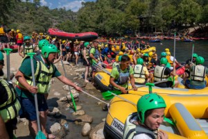 Beşkonak’ta rafting keyfi
