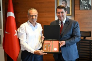 Dere: “Biz biriz, beraberiz”