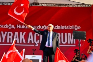 ‘Asıl bu siyaset batsın’