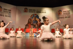 Mimar Sinan Akademi’den yılsonuna özel sanat performansı