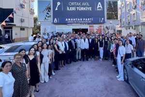Anahtar Parti İl Başkanı Turhan Faruk Tuncer oldu