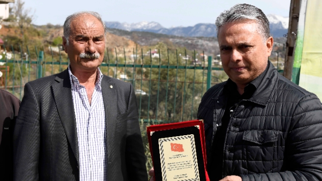 Muhtar gözyaşına boğuldu