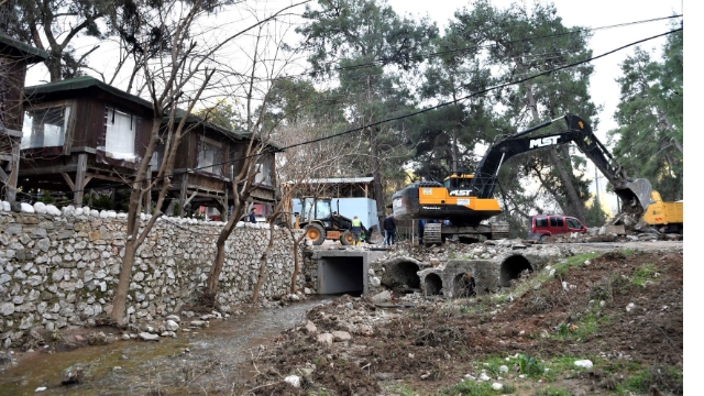 Selin yıktığı köprüler onarıldı