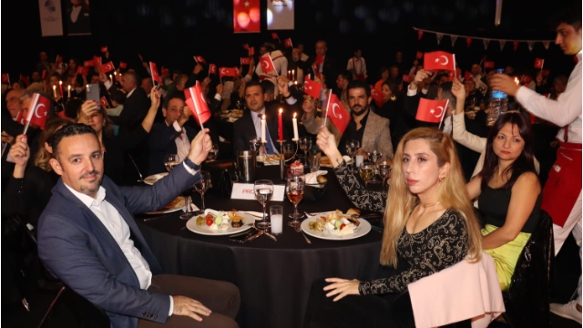 EMO’dan muhteşem kutlama