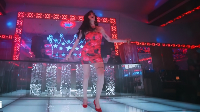 Ergüçlü’den pavyon dansı