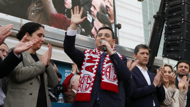 Tütüncü’ye coşkulu karşılama