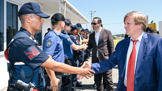 Vekilden bayram ziyareti