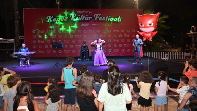 Kepez’de çocuklar doyasıya eğleniyor