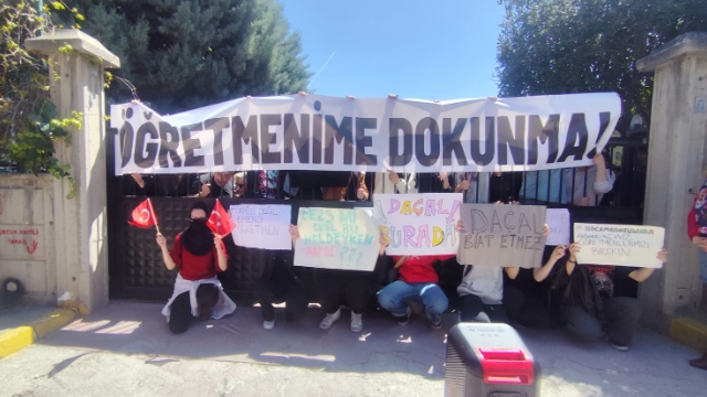 Atama bahanesiyle sokağa döküyorlar