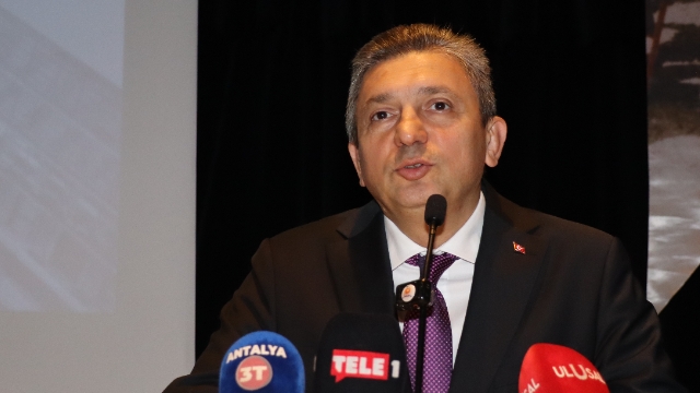 ‘Vicdanıyla baş başa bırakamayız’