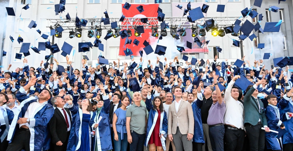 AOSB Teknik Koleji İlk mezunlarını verdi