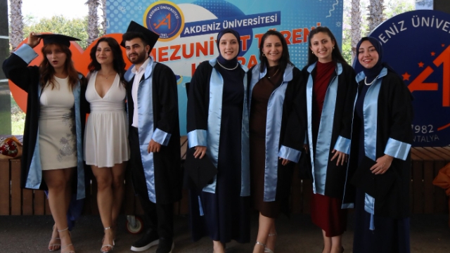 Beyaz Meleklere Coşkulu Mezuniyet