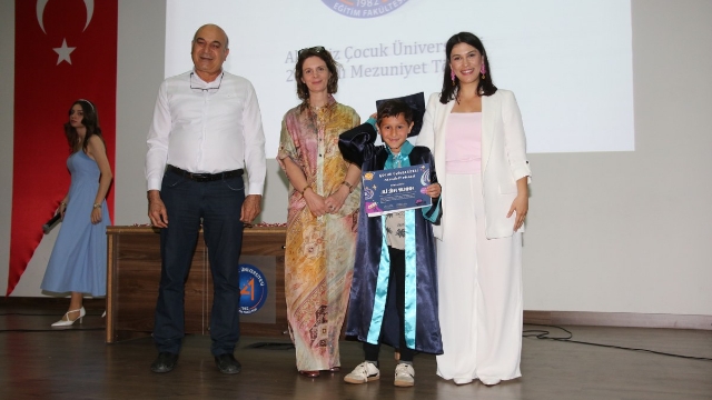 Küçük Mezunlardan Büyük Umutlar