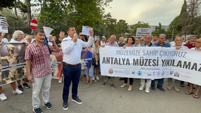 ‘Müze kapatılamaz, yıkılamaz’