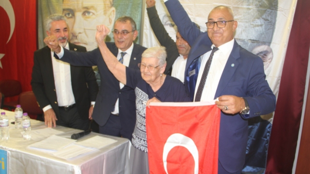 Koca çınar İYİ Parti'de