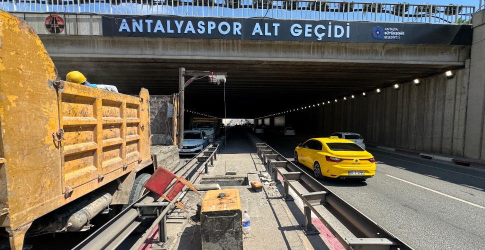 Yağmur suyu hatları temizleniyor