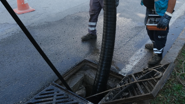 ASAT, Kepez’de yağmursuyu hatlarını temizliyor