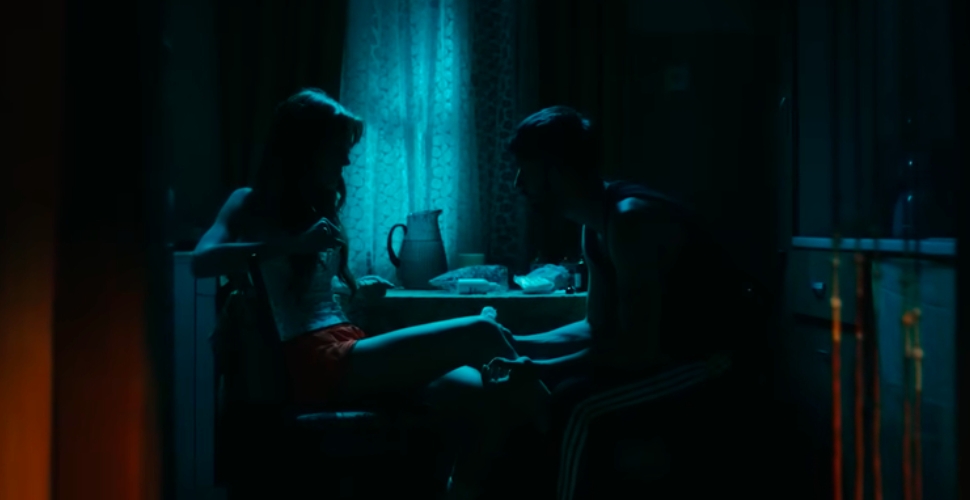 +18 sahneleri olay oldu