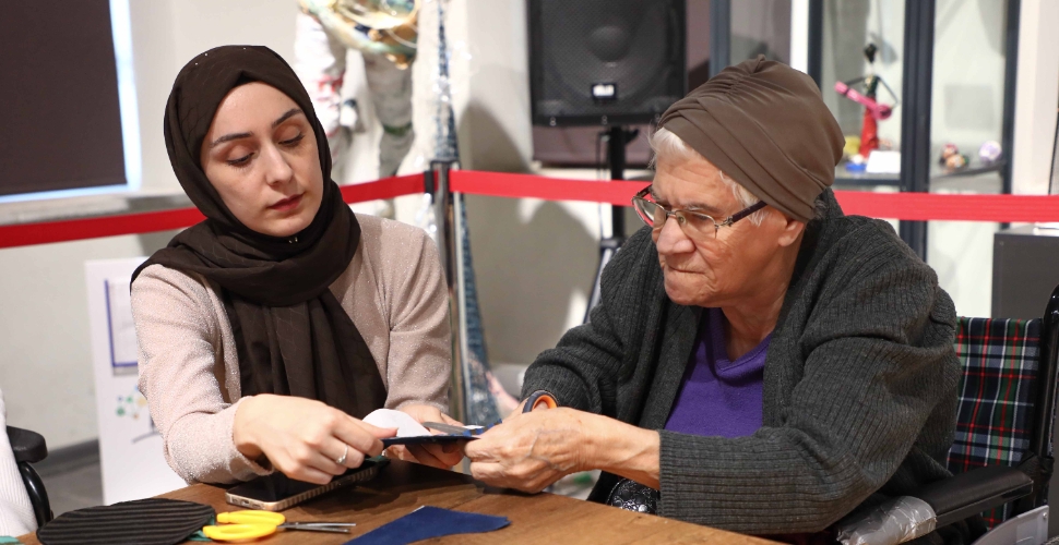 Atık kumaşlar kadınların elinde hayat buldu