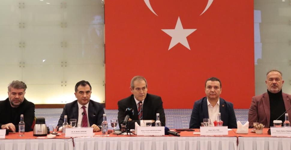 ‘Seçim dönemi işler duruyor’