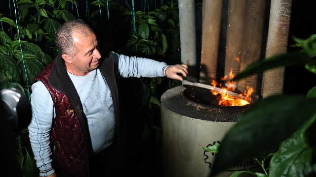 Sera üreticisinin don nöbeti tarih oldu