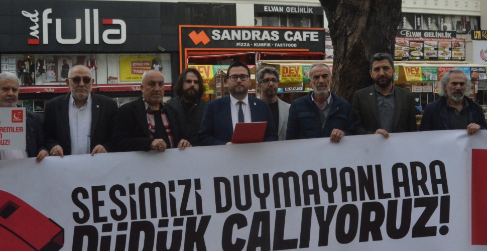 “Düdük Çalıyoruz Çünkü Enkaz Altında Kalmak İstemiyoruz”