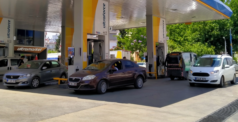 Akaryakıta çifte zam