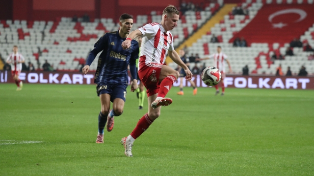 Antalyaspor zirveyi karıştırdı