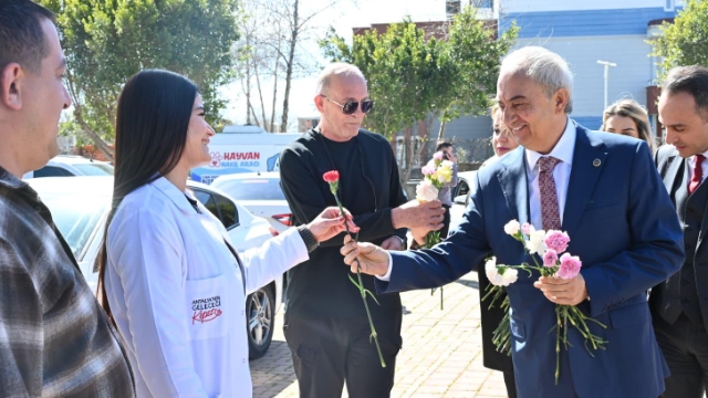 Kocagöz, kadın personelini unutmadı