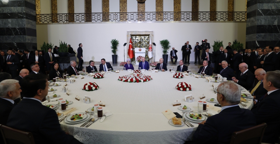 Özgür Özel iftara katılmadı