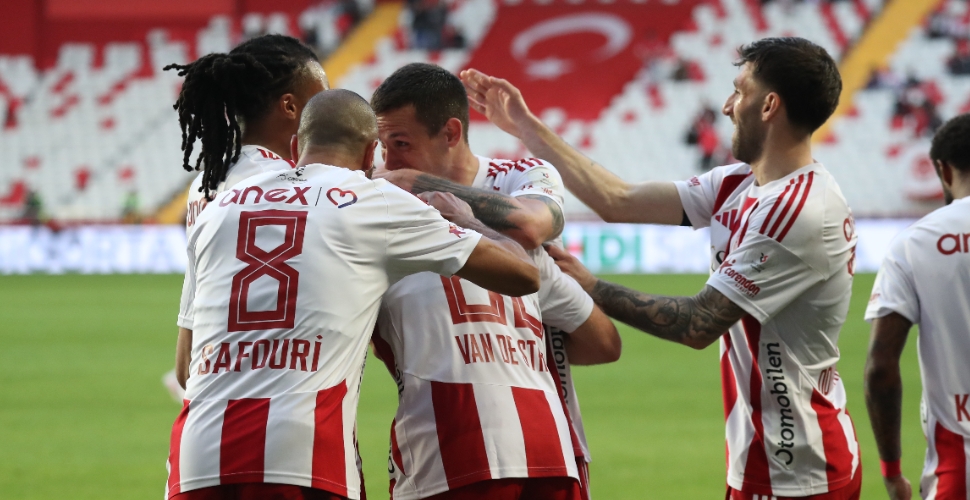 Altın değerinde 3 puan