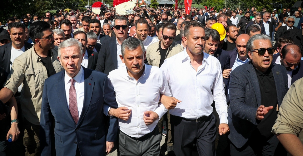 ‘Bizden birileri değil bir başkaları oturuyor orada’