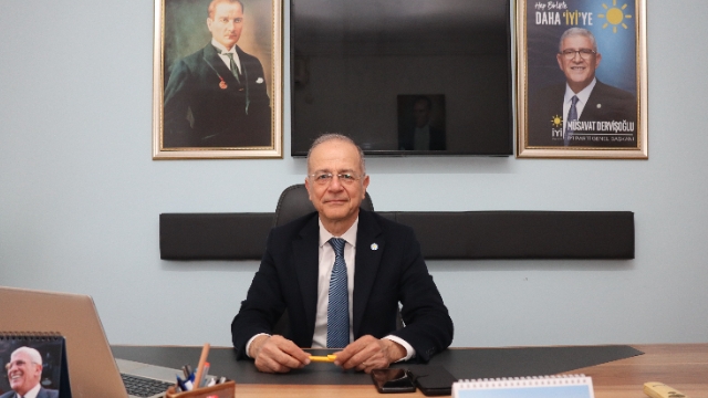 İYİ Parti Muratpaşa'dan "Bayrak Mitingi"ne Katılım Çağrısı