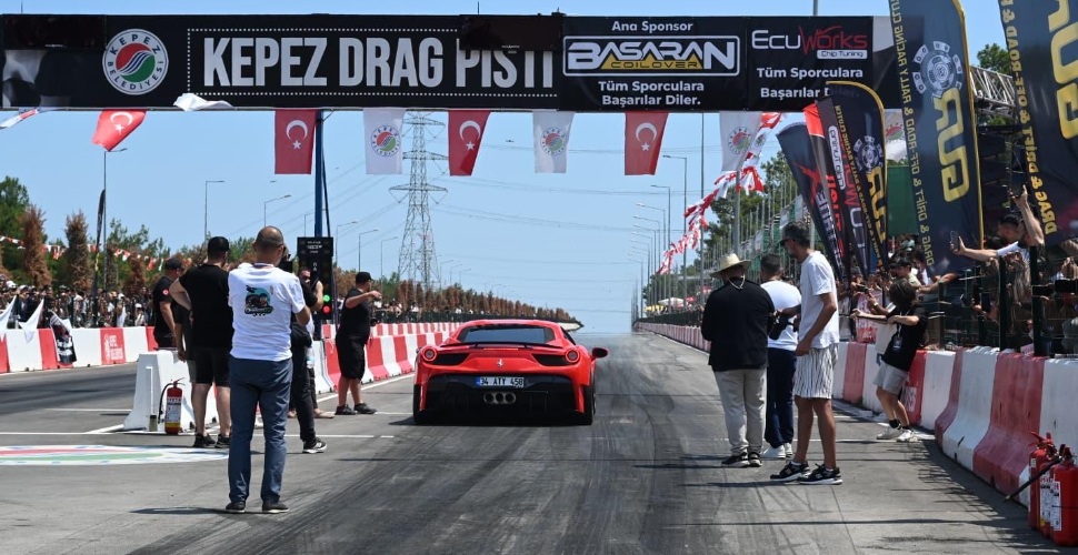 Kepez’de drag rüzgarı esti
