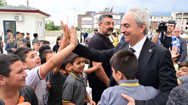 Kocagöz, okul ziyaretinde talepleri yerinde çözdü