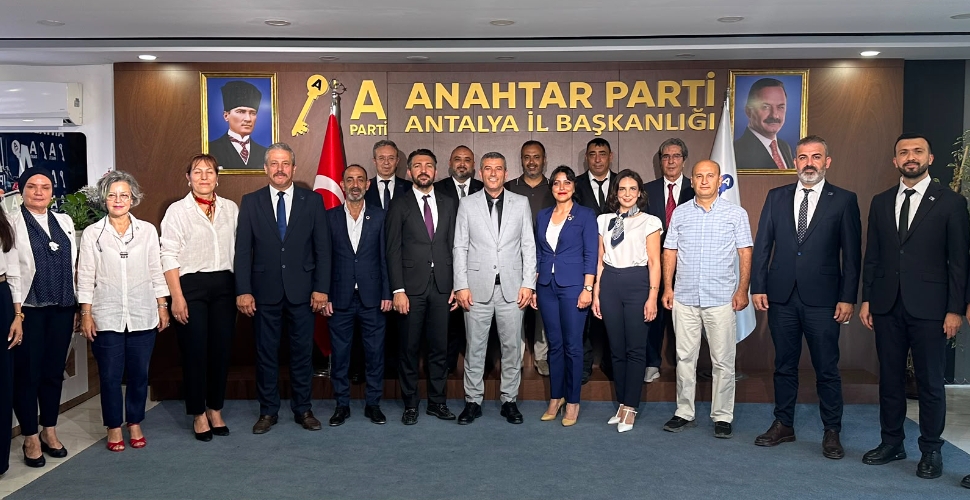 Anahtar Parti A takımı ile sahaya iniyor