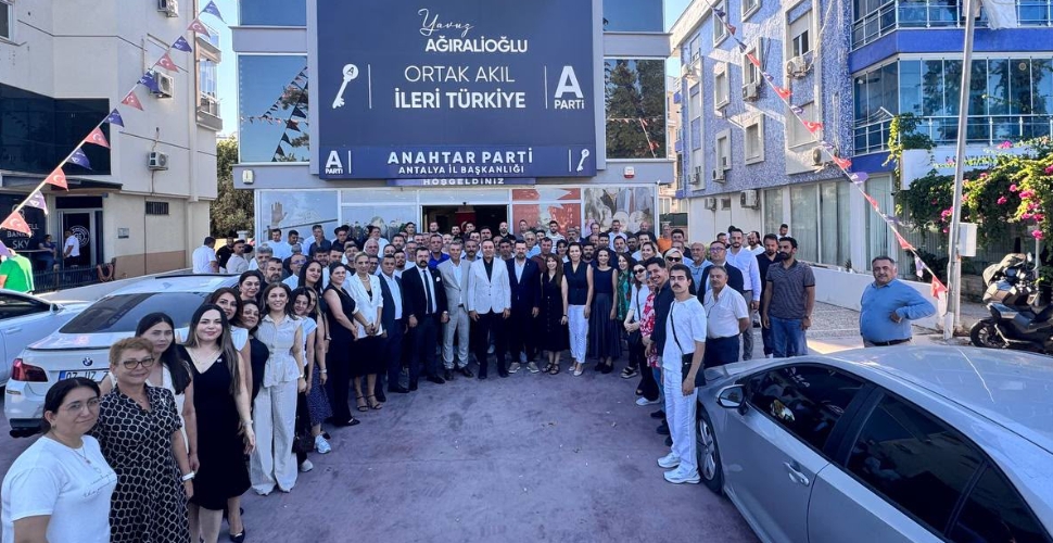 Anahtar Parti İl Başkanı Turhan Faruk Tuncer oldu
