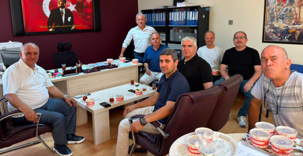 Eğitim Bir-Sen’den Aşure İkramı